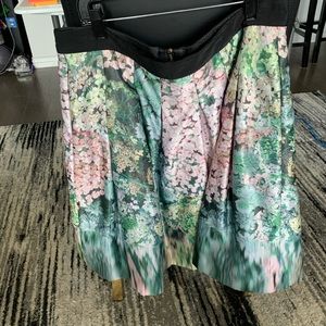Puffy decorative print skirt